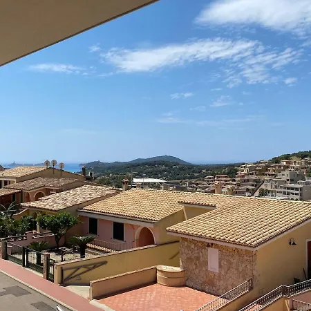 Con Terrazza Panoramica. Apartment