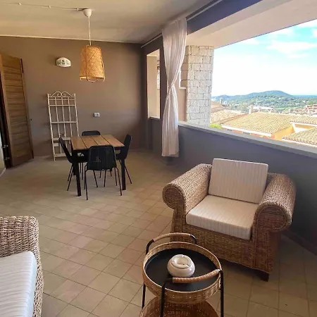 Con Terrazza Panoramica. Apartment